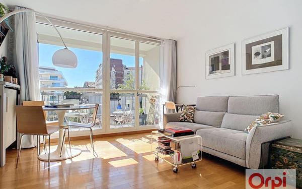 Appartement à vendre    2 pièces • 45,15 m2 Issy-les-Moulineaux