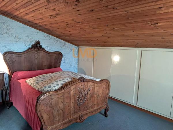 A saisir! Maison spacieuse avec locaux professionnels.