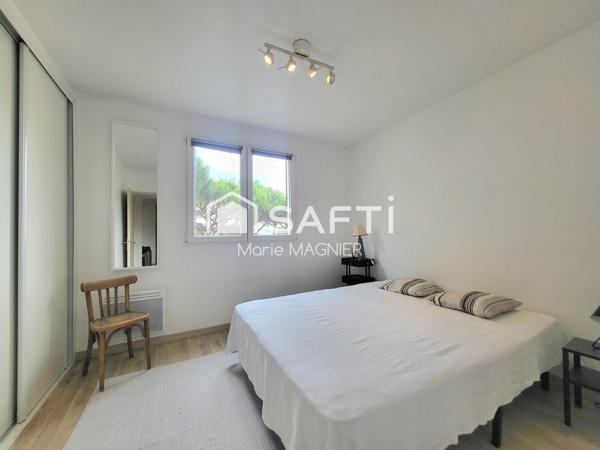 CAVALAIRE-SUR-MER – BEL  APPARTEMENT T3 DE 59M2 RÉNOVÉ AVEC TERRASSE & GARAGE FERME- PROCHE PLAGE PORT COMMERCES- QUARTIER RESIDENTIEL