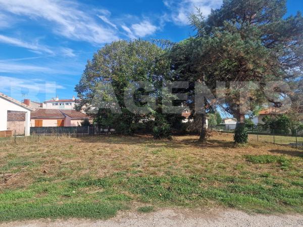 À vendre – Terrain constructible de 500 m² à proximité immédiate des commodités