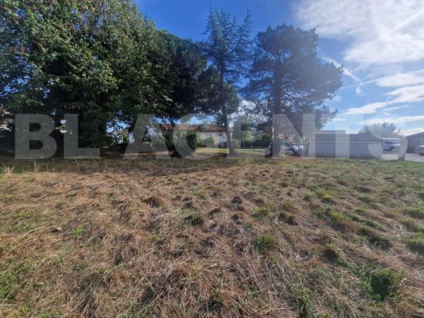 À vendre – Terrain constructible de 500 m² à proximité immédiate des commodités