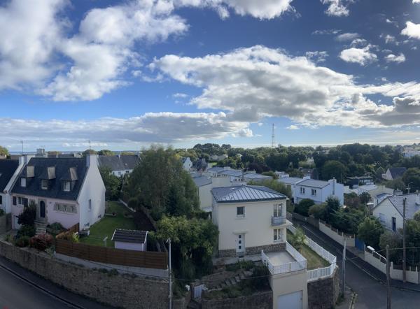 Pascal Autret BREST ABERS IMMOBILIER vous présente cet appartement de 81m² avec garage situé à Kerbonne Brest