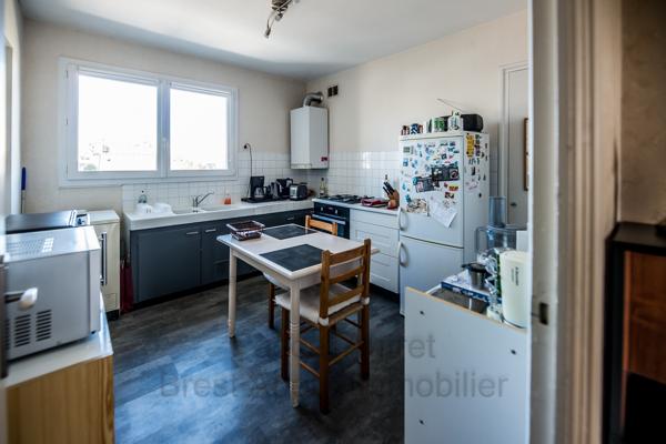 Pascal Autret BREST ABERS IMMOBILIER vous présente cet appartement de 81m² avec garage situé à Kerbonne Brest