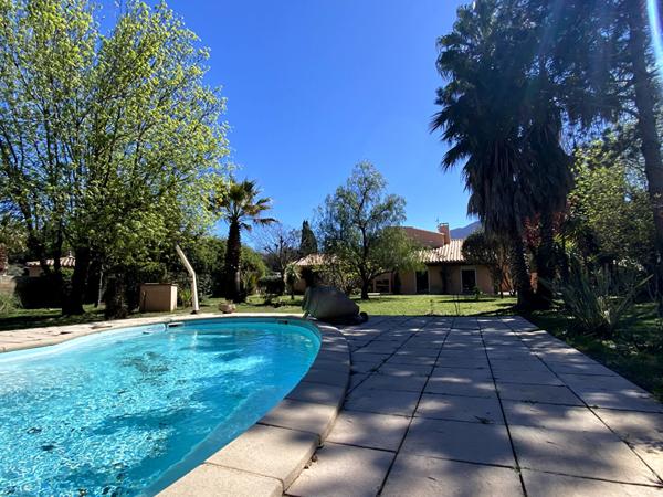 A VENDRE - MONTESQUIEU DES ALBERES - VILLA AVEC PISCINE