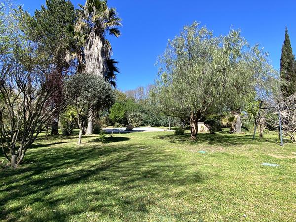 A VENDRE - MONTESQUIEU DES ALBERES - VILLA AVEC PISCINE