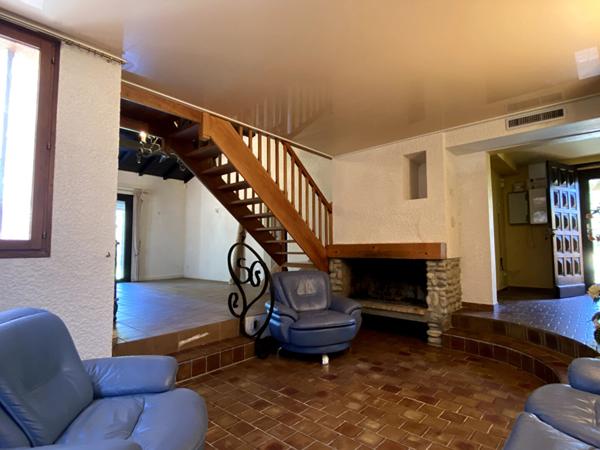 A VENDRE - MONTESQUIEU DES ALBERES - VILLA AVEC PISCINE