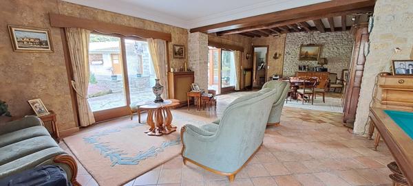 Maison de Prestige à Vendre à Étampes - 7 pièces, 5 chambres