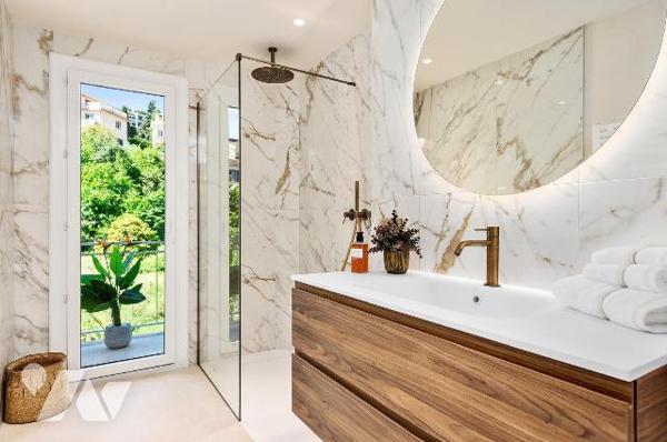 Roquebrune-Cap-Martin – Dernier étage rénové, terrasse et aperçu mer