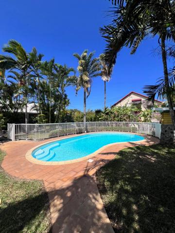 Magnifique propriété avec une villa, un studio et 6 bungalows à vendre LA RIVIERE (974)