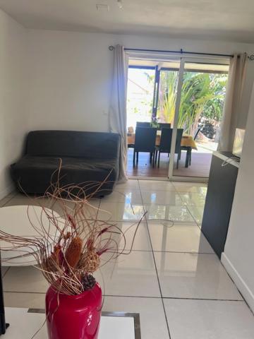 Magnifique propriété avec une villa, un studio et 6 bungalows à vendre LA RIVIERE (974)