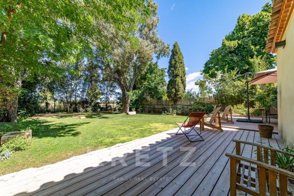 Mas entièrement rénové avec piscine