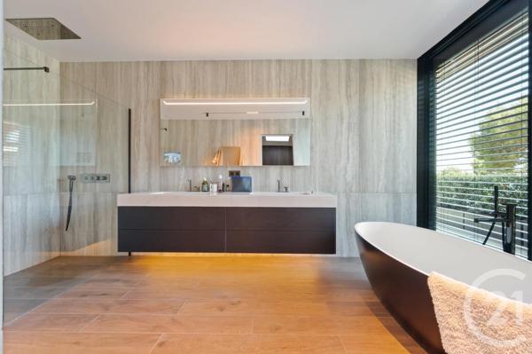 Maison à vendre  7 pièces - 360 m 2   EZE  - 06