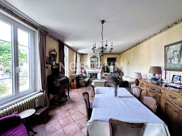 Vente élégante maison en pierre de tuffeau de 109 m² avec 4 chambres et bureau au coeur de Château-du-Loir (72500)