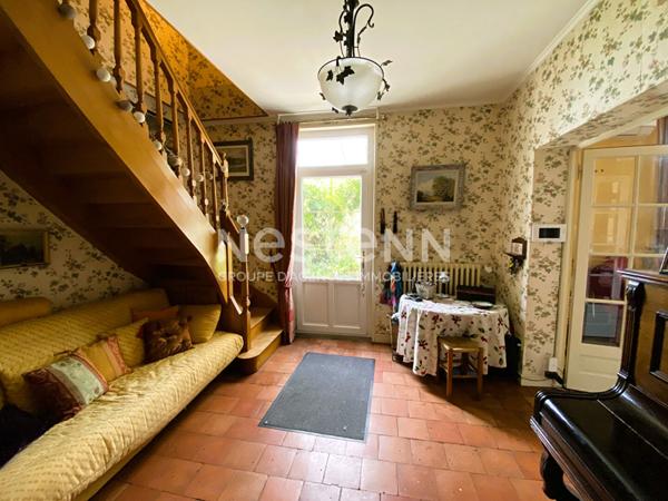 Vente élégante maison en pierre de tuffeau de 109 m² avec 4 chambres et bureau au coeur de Château-du-Loir (72500)