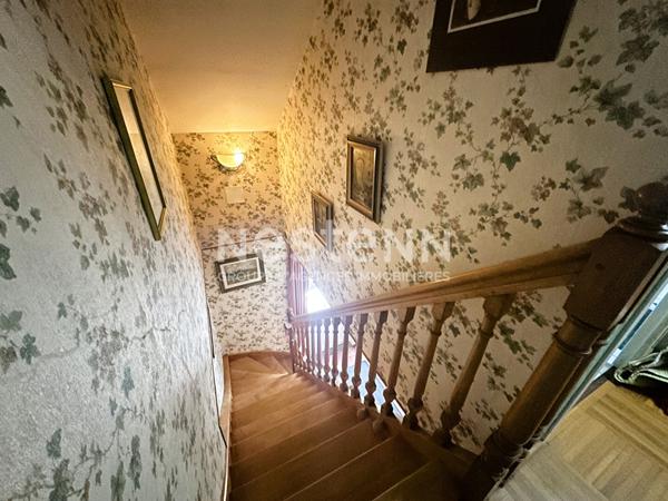 Vente élégante maison en pierre de tuffeau de 109 m² avec 4 chambres et bureau au coeur de Château-du-Loir (72500)