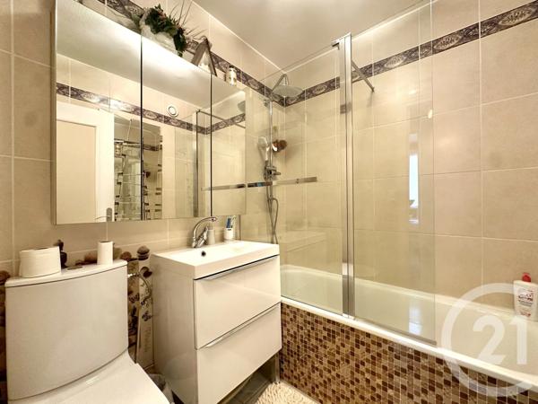 Appartement F2 à vendre  2 pièces - 43 m 2   TROYES  - 10