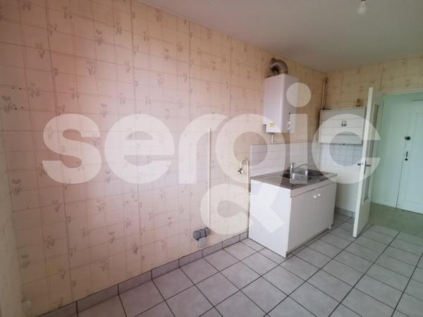Location 2 Pieces 48 80080 Amiens 25 0003 04 0592
