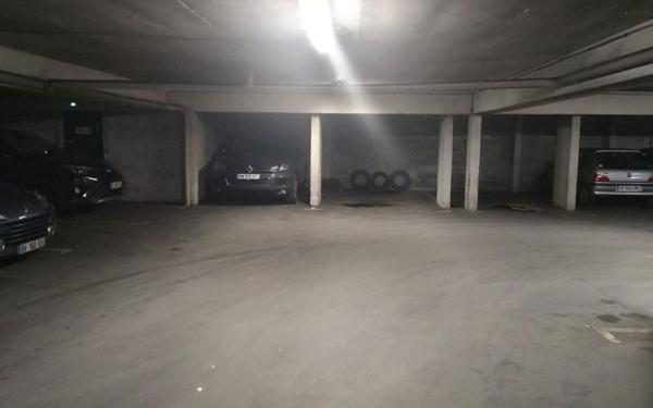 Stationnement à louer    Paris 19