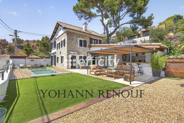 Maison
         4 pièces
        - 134 m² Bien prestige 720 000 € *