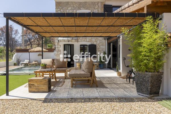 Maison
         4 pièces
        - 134 m² Bien prestige 720 000 € *