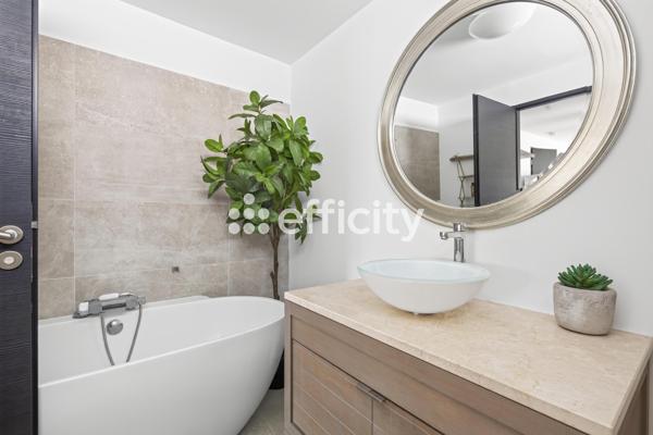 Maison
         4 pièces
        - 134 m² Bien prestige 720 000 € *