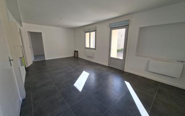 Appartement à vendre    2 pièces • 45,41 m2 Saint-Étienne-de-Saint-Geoirs