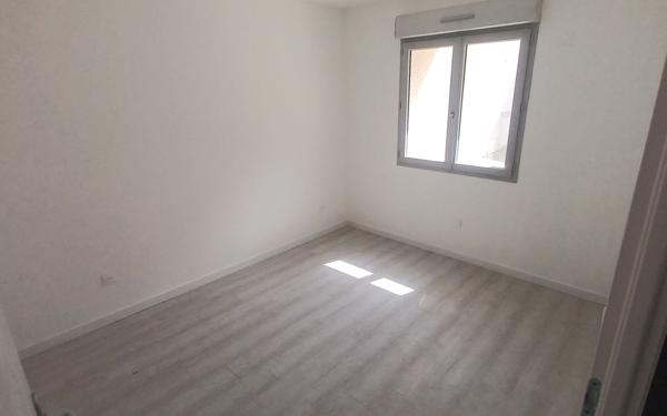 Appartement à vendre    2 pièces • 45,41 m2 Saint-Étienne-de-Saint-Geoirs