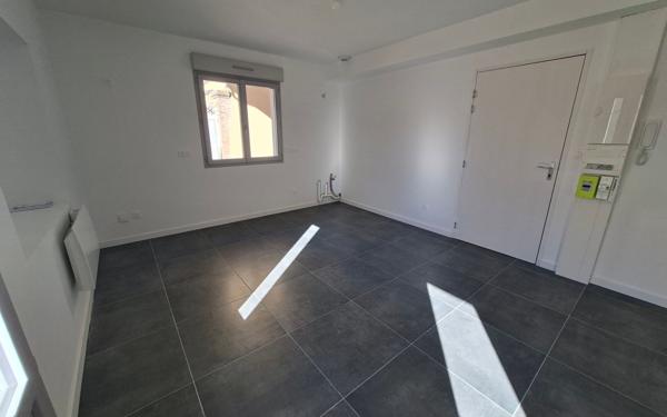 Appartement à vendre    2 pièces • 45,41 m2 Saint-Étienne-de-Saint-Geoirs