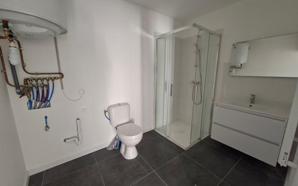 Appartement à vendre    2 pièces • 45,41 m2 Saint-Étienne-de-Saint-Geoirs