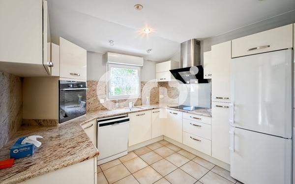 Maison à vendre    3 pièces • 82 m2 Ruoms