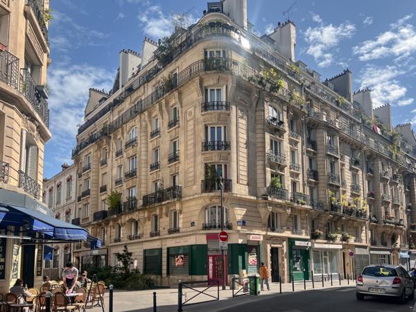 Paris 19 ème : Entre canal de l'Ourcq et Buttes Chaumont, appartement de charme, 2 chambres