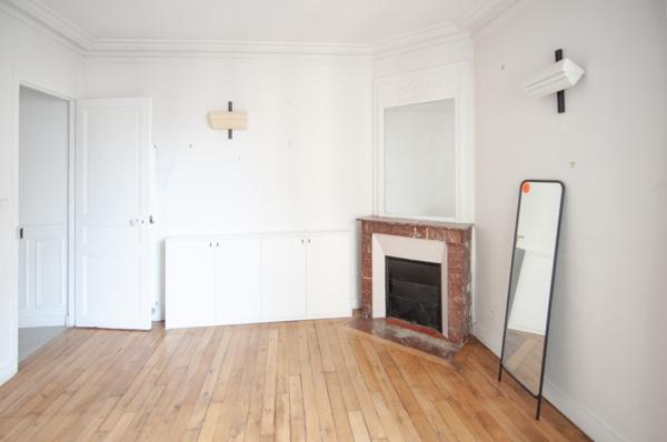 Paris 19 ème : Entre canal de l'Ourcq et Buttes Chaumont, appartement de charme, 2 chambres