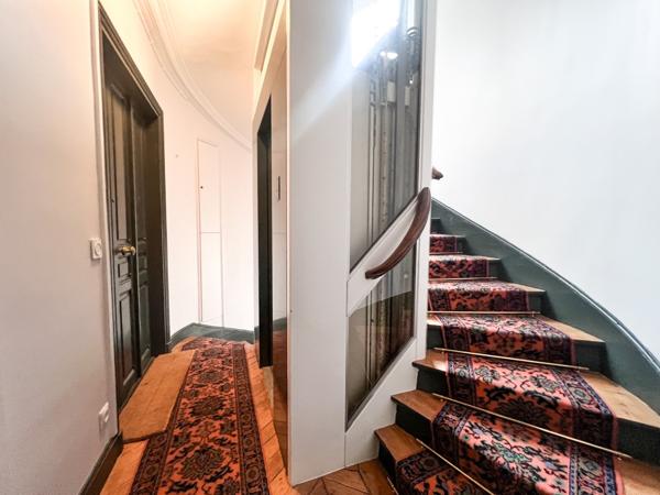 Paris 19 ème : Entre canal de l'Ourcq et Buttes Chaumont, appartement de charme, 2 chambres