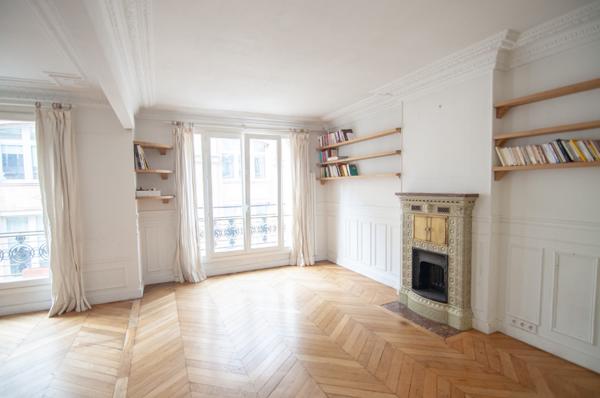 Paris 19 ème : Entre canal de l'Ourcq et Buttes Chaumont, appartement de charme, 2 chambres