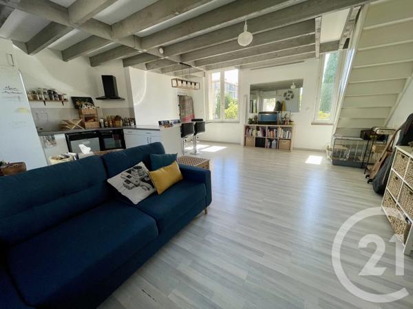 Appartement F3 à vendre  3 pièces - 51 m 2   UZES  - 30