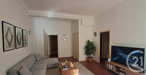 Appartement F3 à vendre  3 pièces - 51 m 2   UZES  - 30