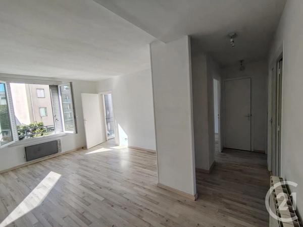Appartement F3 à vendre  3 pièces - 51 m 2   UZES  - 30