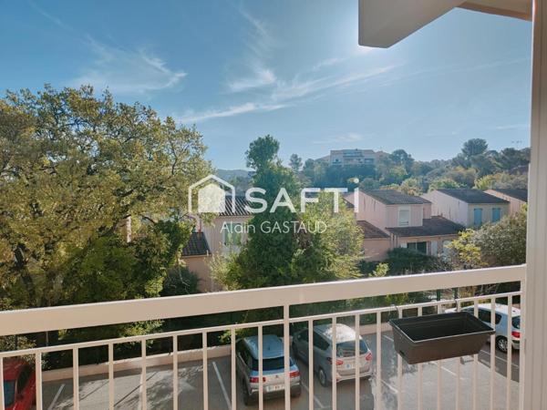 Appartement T2  Traversant de 48 m2 à Saint Raphael entièrement rénové, tout est neuf!!!