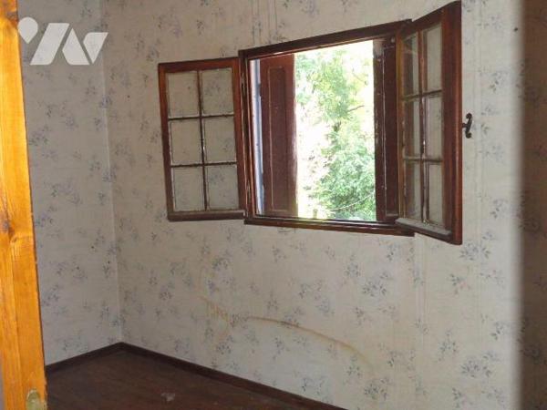 Propriété en zone naturelle   composée de 4 logements d'une superficie totale de 232.37m² . Le ...