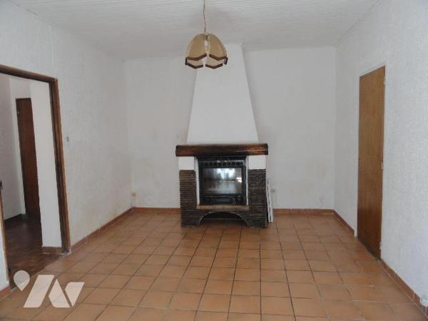Propriété en zone naturelle   composée de 4 logements d'une superficie totale de 232.37m² . Le ...