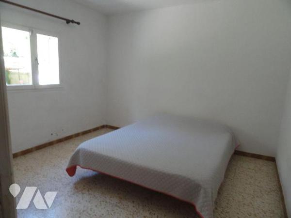 Propriété en zone naturelle   composée de 4 logements d'une superficie totale de 232.37m² . Le ...