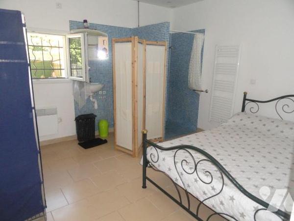 Propriété en zone naturelle   composée de 4 logements d'une superficie totale de 232.37m² . Le ...