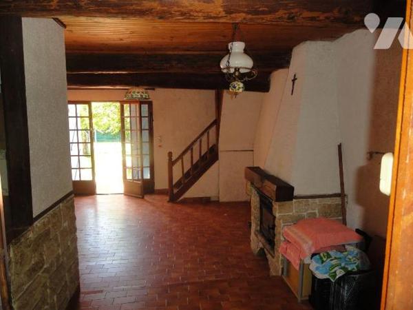 Propriété en zone naturelle   composée de 4 logements d'une superficie totale de 232.37m² . Le ...