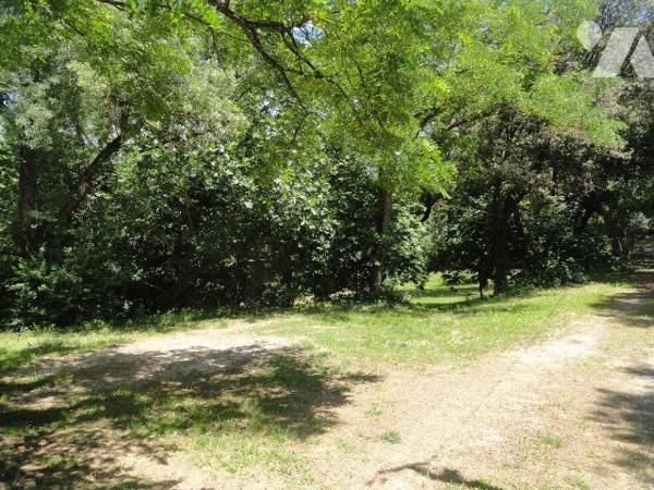 Propriété en zone naturelle   composée de 4 logements d'une superficie totale de 232.37m² . Le ...