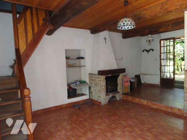 Propriété en zone naturelle   composée de 4 logements d'une superficie totale de 232.37m² . Le ...
