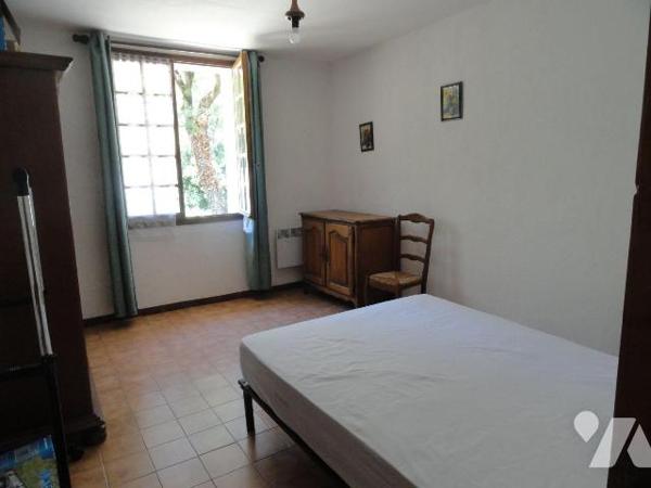 Propriété en zone naturelle   composée de 4 logements d'une superficie totale de 232.37m² . Le ...