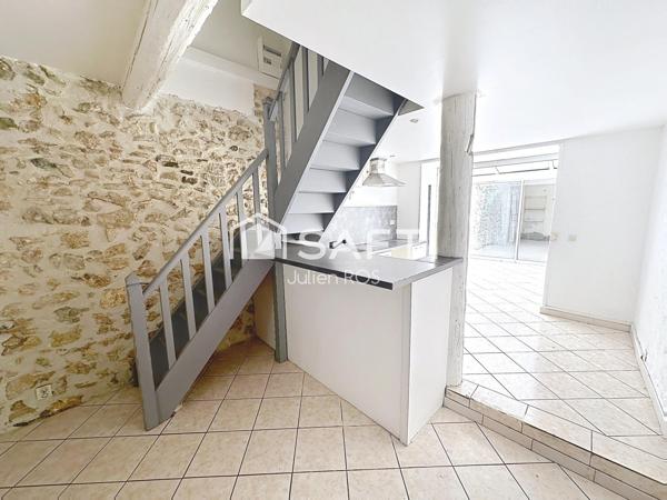 Maison de village entièrement rénovée avec cour sans vis-à-vis !