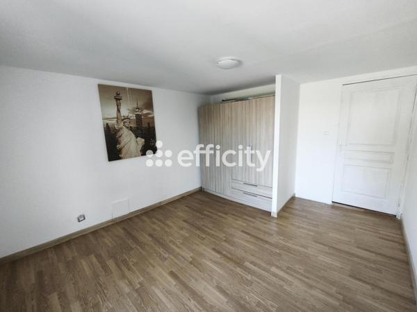 Maison
         9 pièces
        - 186 m² 149 600 € *