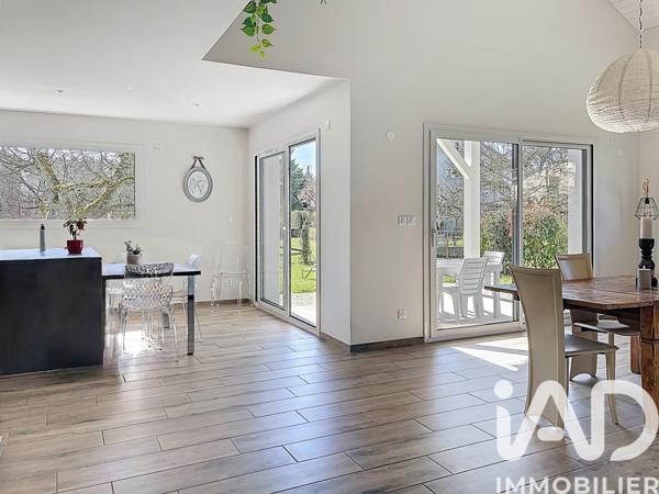 Maison à vendre 4 pièces 167 m² Rumilly