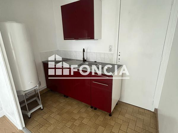 Location Appartement 3 pièces 48.1 m² - 23 RUE DE KERFEUNTEUN Quimper 29000